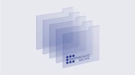 Stilisierte, transparente Ordner-Illustration mit dem Text Datenschutz Archiv auf hellblauem Hintergrund